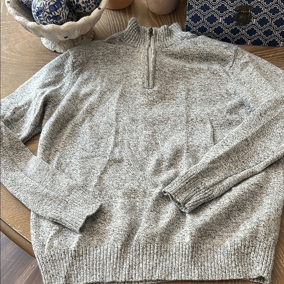 Men’s Gray & Black Marled 1/4 Zip  Sweater - Picture 2 of 7